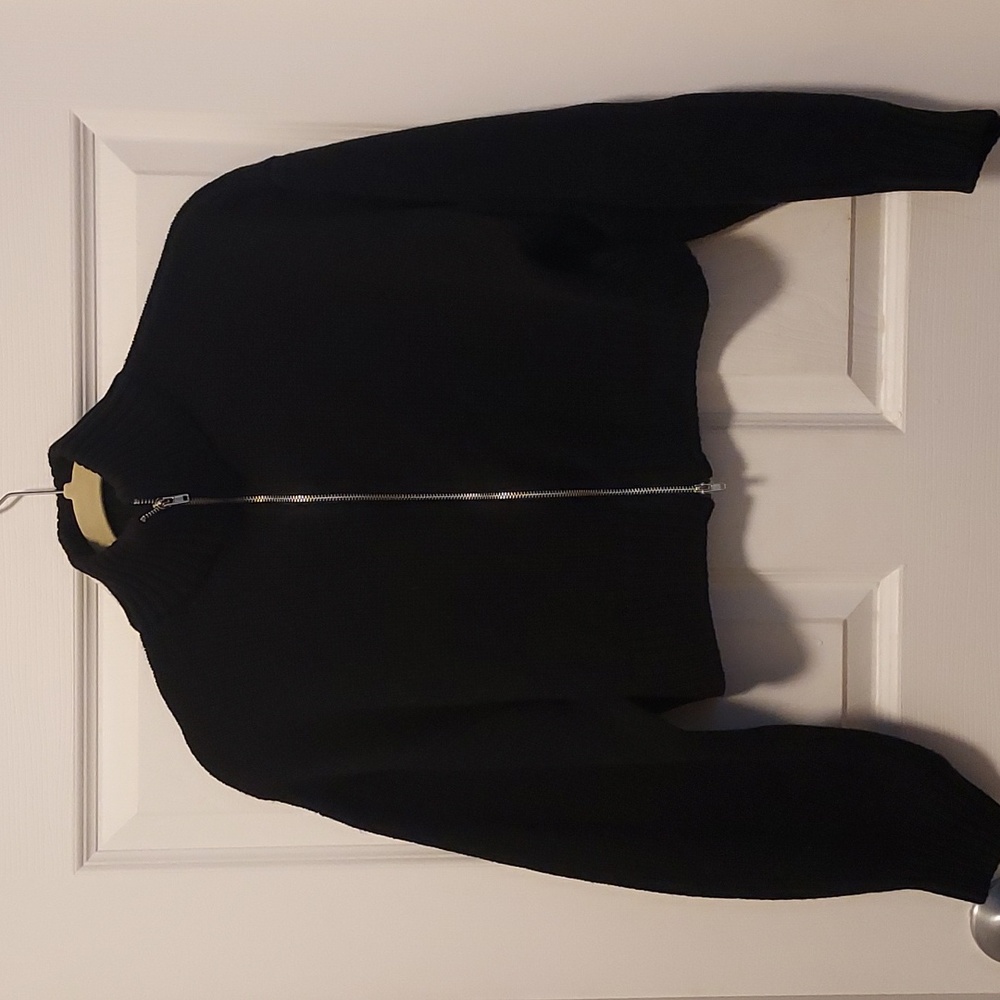 Cropped Sweater/ Zipped Cardigan